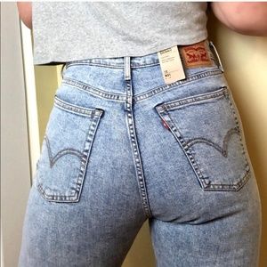 NWT Levi's Wedgie Skinny Acid Wash Jeans